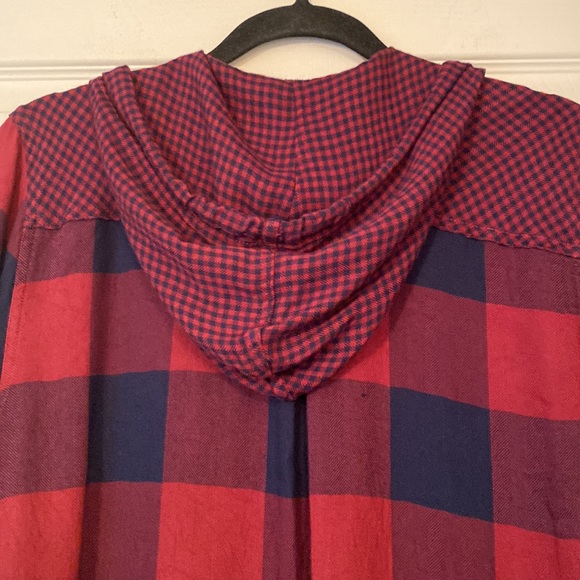 Maurices red and blue hooded button front top. Long sleeve or 3/4 length sleeve. - Picture 8 of 9